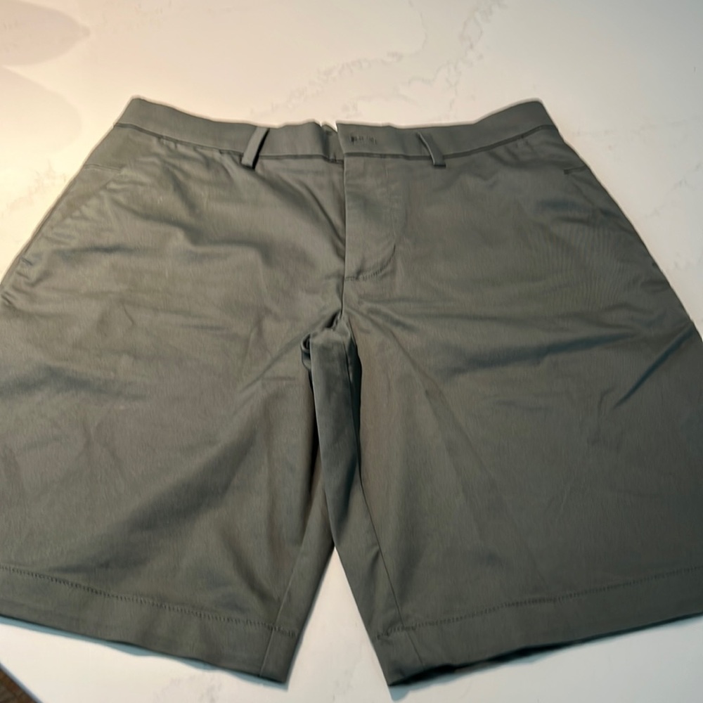 Mens shorts.  Banana Republic.